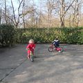 Antoine teste le vélo...