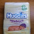 COUCHES HUGGIES NEW BORN 3/6 KG - 62 COUCHES