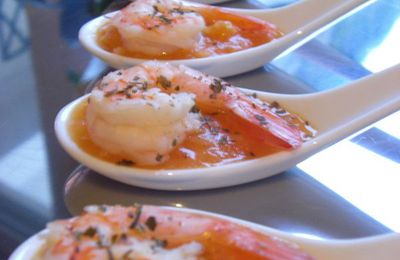 CUILLERES AUX CREVETTES, TOMATES ET GINGEMBRE