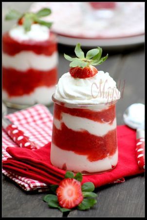 fraises viennoises, dessert en verrine, dessert fete des mères, grand mères, chantilly, dessert facile et rapide