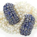 Paire de bracelets perles de culture et saphirs, par Suzanne Belperron