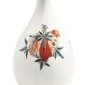 A fine Famille-Verte 'sanduo' bottle vase, yuhuchunping. Qing dynasty, Kangxi period