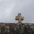 dimanche, croix de fer, croix de pierre