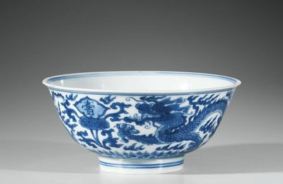 Bol en porcelaine bleu blanc, marque et époque Kangxi