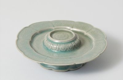 Celadon cup stand with carved and incised waves, fish and chrysanthemum design, Korean, Goryeo dynasty, 12th century
