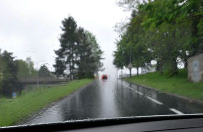 I'm driving in the rain
