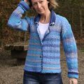  Gilet vintage "aurore" au crochet dentelle dans les tons de bleus