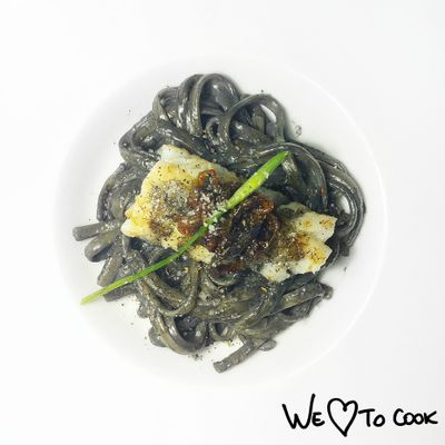 Linguine à la crème d'encre de seiche, Merlan,