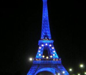 Tour Eiffel bleue