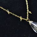 Collier avec pendentif transparent 