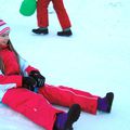 On iverse les groupes Luge / Construction d'Igloos