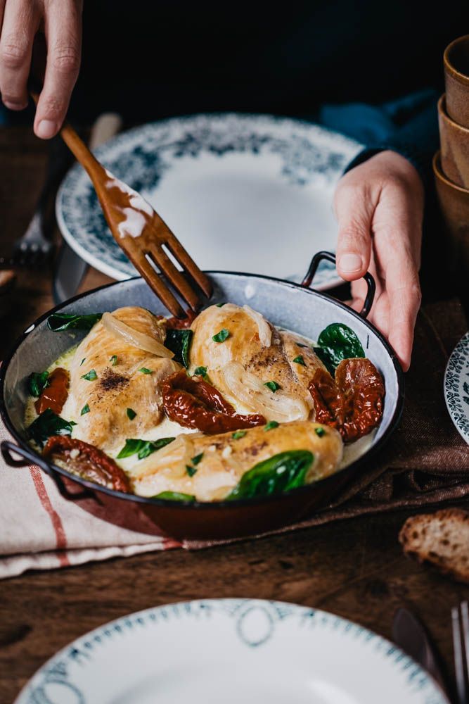 marrye me chicken, poulet, recette de saint valentin, facile, creme fraiche, tomates séchées, basilic