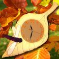 HORLOGE DOUDOU FEUILLE D'AUTOMNE ET SA LIBELLULE