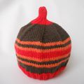 Bonnet "BOULE" de couleur marron, rouge et orange pour un bébé de la naissance à 6mois