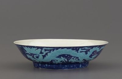 Dish with design of pair of dragons, Ming dynasty, late 15th century