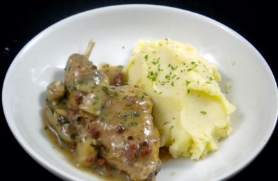 Lapin au cidre, lardons et champignons
