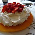 PAVLOVA AUX FRUITS ROUGES