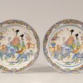 Pair of polychrome chinoiserie large dishes. Delft, circa 1740-50