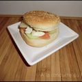 Hamburger au concombre et saumon fumé