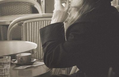 “Les gens heureux lisent et boivent du café”, suivi de “La vie est facile, ne t’inquiète pas” de Agnès Martin-Lugand