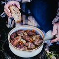 Joues de porc aux petits oignons et cidre