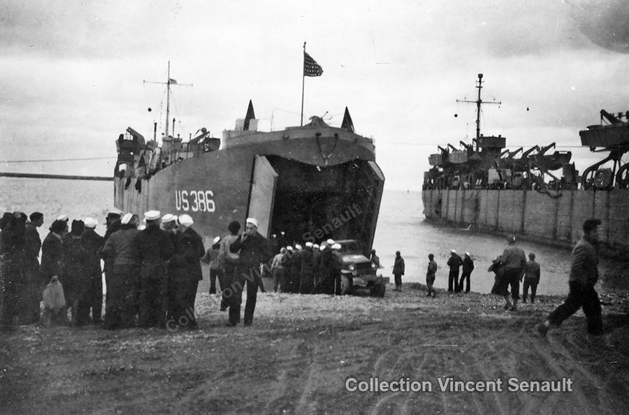 Le Havre – bateaux – port – voitures – allemand – guerre – 1940 – roll-on roll-off - pont 