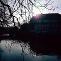 Mais toujours les pieds dans l'eau 