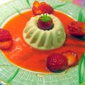 Panna cotta toute simple à la vanille et surplus de fraises