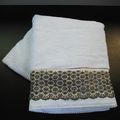 Drap de bain blanc avec dentelle 