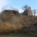 Le nettoyage  du site de l'ancien château de Marchal