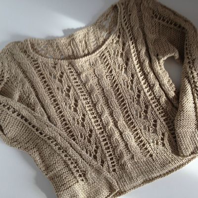 Bonjour voici un pull fin d'hiver,léger et