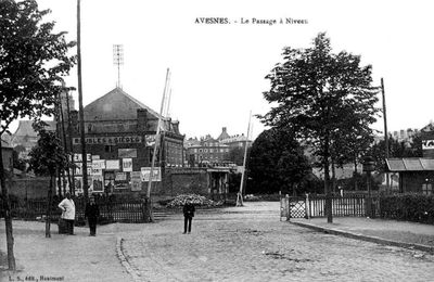 AVESNES SUR HELPE - La Route de Maubeuge