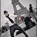 Breakdance à la tour Eiffel - Paris