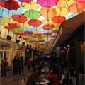 Retour au Village Royal ou des parapluies comme, s'il en pleuvait