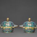 A pair of cloisonné enamel bowls and covers, Qianlong period (1736-1795)