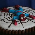Gâteau d'anniversaire enfant thème Spiderman