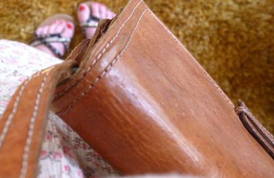 ★ Pochette en cuir camel avec bandoulière