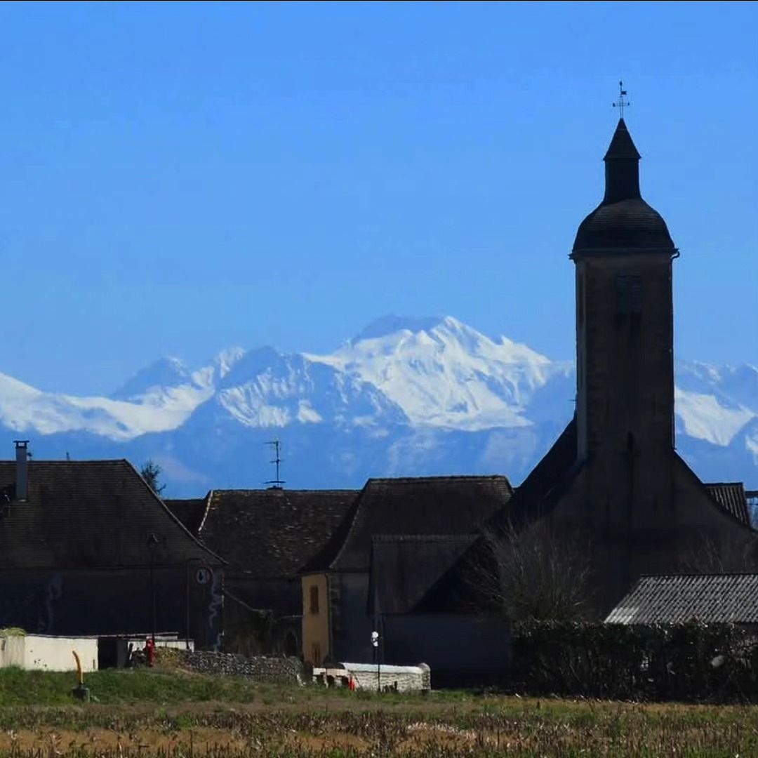 Bastanès, église et Pyrénées enneigées, mars 2025, insta (64)