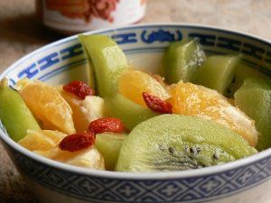 Salade de fruits pleine forme aux baies de goji