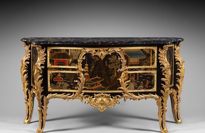 An Early Louis XV Gilt-Bronze Mounted Chinese Lacquer Commode “De Vernis à Palmes Riches” from The Prince de Ligne Collection at