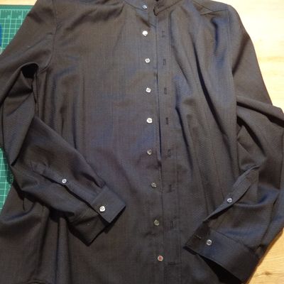 Une chemise Cliff...