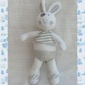 Doudou Peluche Lapin Blanc Et Gris, Tee Shirt Rayé Tape à l'oeil 