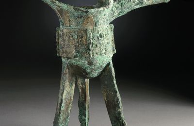 Small Ritual Wine Warmer (Jue) with Birds, Late Shang dynasty, early or middle Anyang phase, about 1300-1100 B.C.