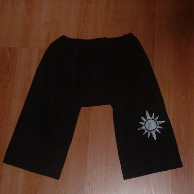 Une chemise de toile cousue par sa mère est chaude, une chemise de laine cousue par une étrangère est froide.[Proverbe finnois]