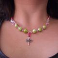 Collier libellule rose et vert