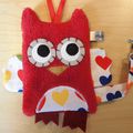 Doudou attache tétine hibou rouge et blanc