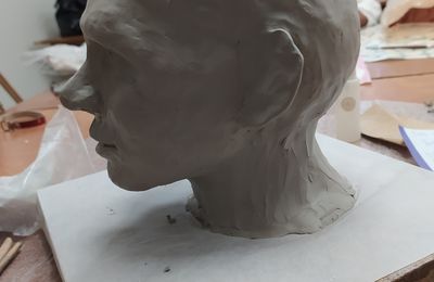 Stage de modelage d'une tête