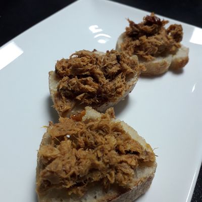 Emietté de maquereau à la tomate séchée