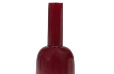 A red glass mallet-shaped vase, Guangxu incised four-character mark and of the period (1875-1908)