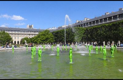 Les petits hommes verts de Fabrice Hyber au Palais Royal